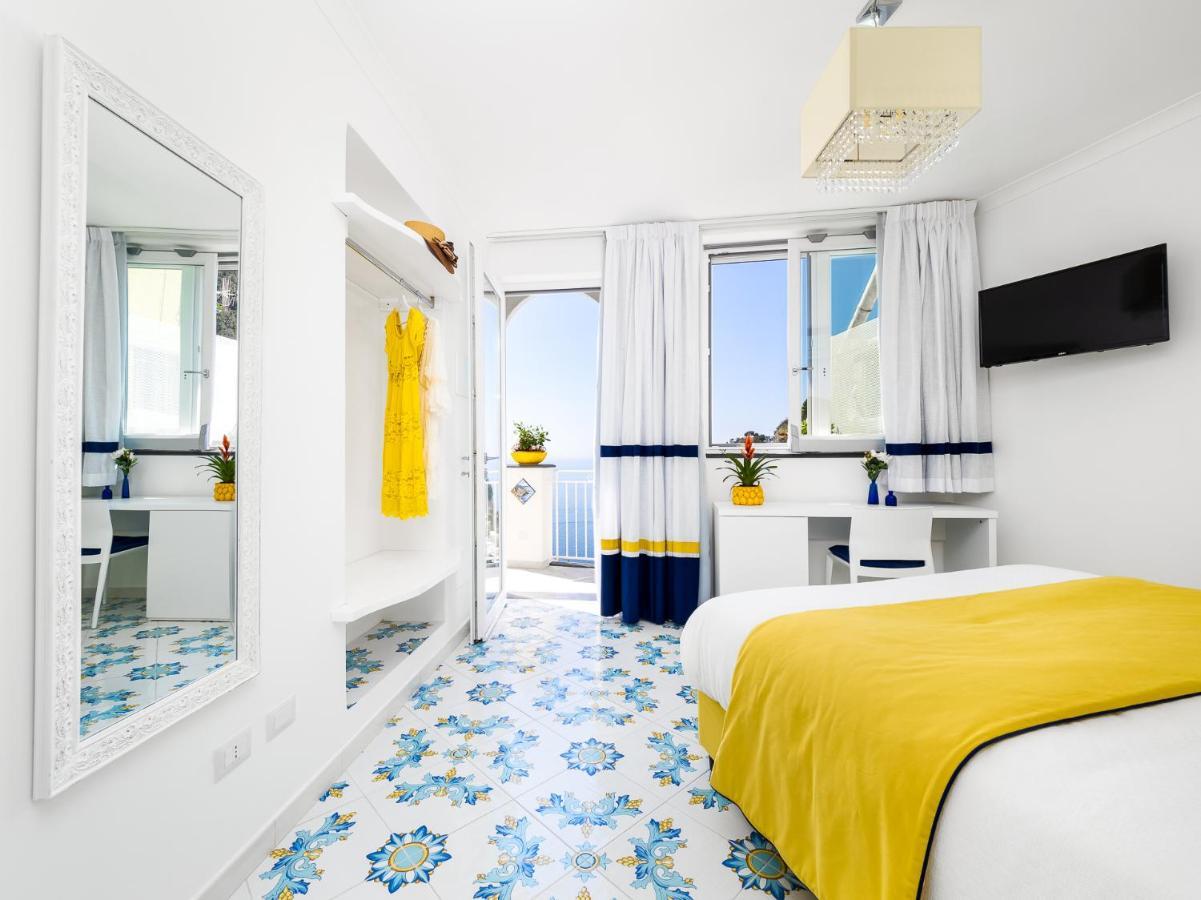 Blue Waves - De Vivo Realty Positano Apartment Bagian luar foto